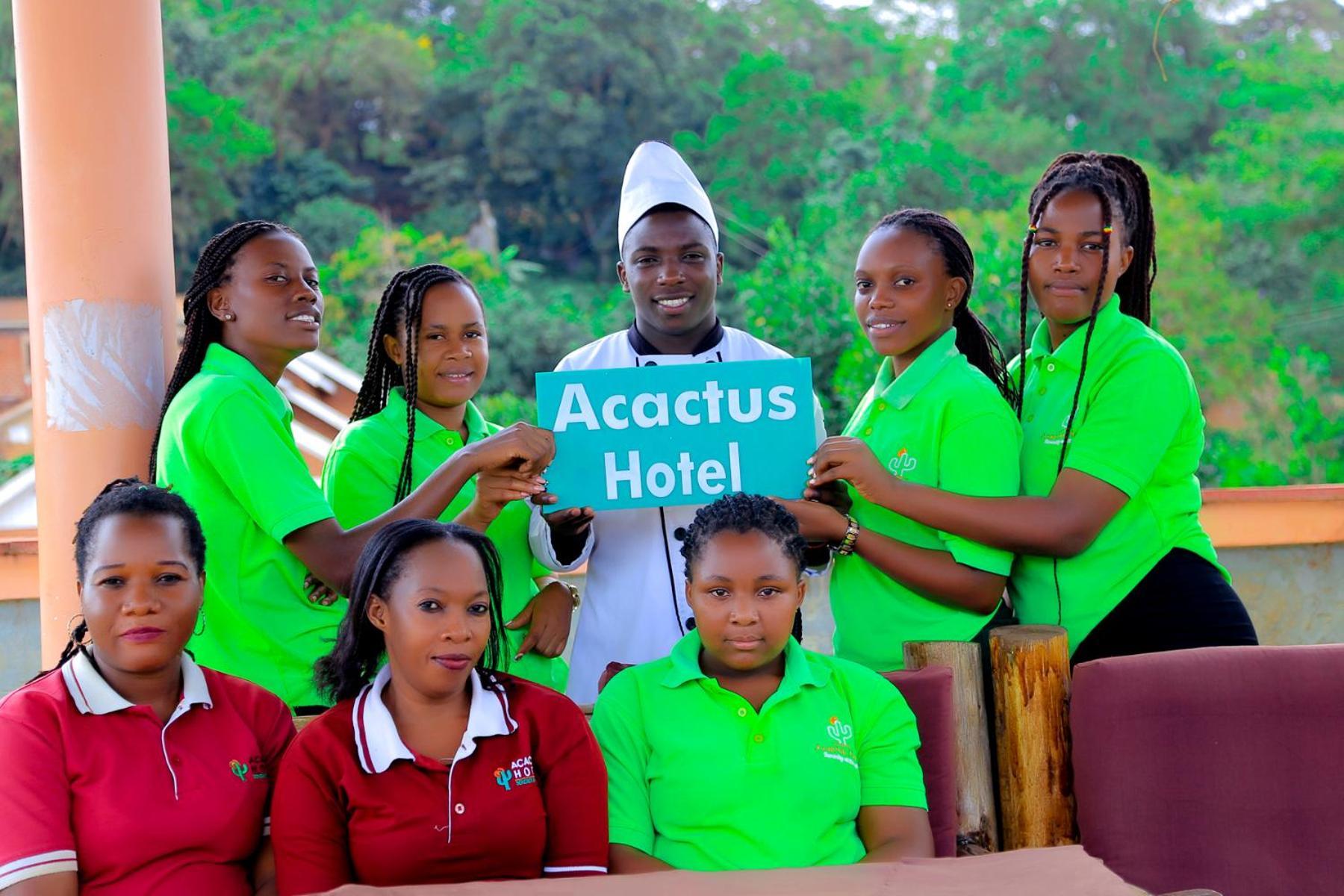 Acactus Hotel カンパラ エクステリア 写真